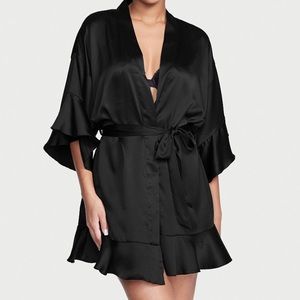 EUC Victoria’s Secret Georgette Flounce Black Robe Size Medium/Large